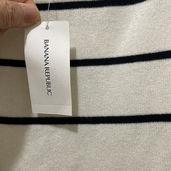 Banana Republic long sleeve striped sweater (sz l) - Picture 4 of 10